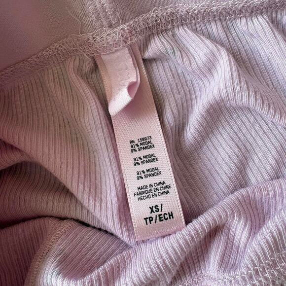 Skims Limited Edition Valentines Pink Cherry Henley & Leggings Set - Picture 4 of 4